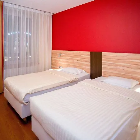 Plaza Premium Columbus 4* BRE