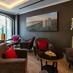 Plaza Premium Columbus 4*