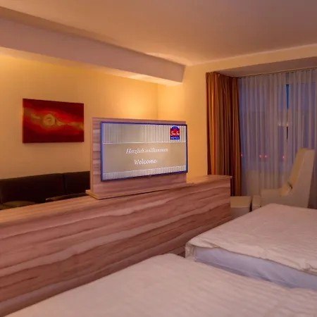 Plaza Premium Columbus Готель 4*