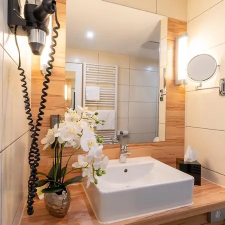 Plaza Premium Columbus