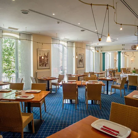 Plaza Premium Columbus 4* Brema