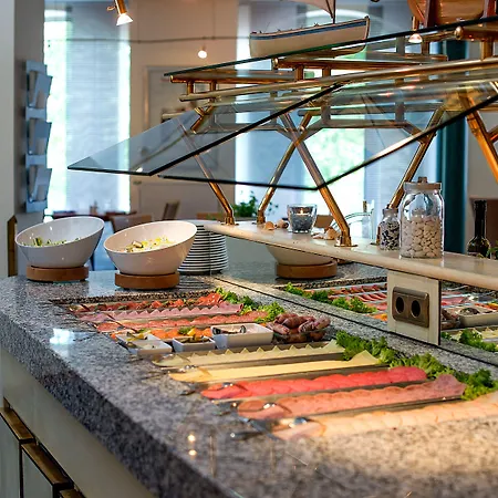 Plaza Premium Columbus 4*