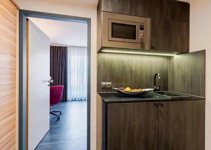 Plaza Premium Columbus