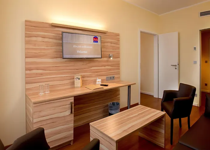 Plaza Premium Columbus