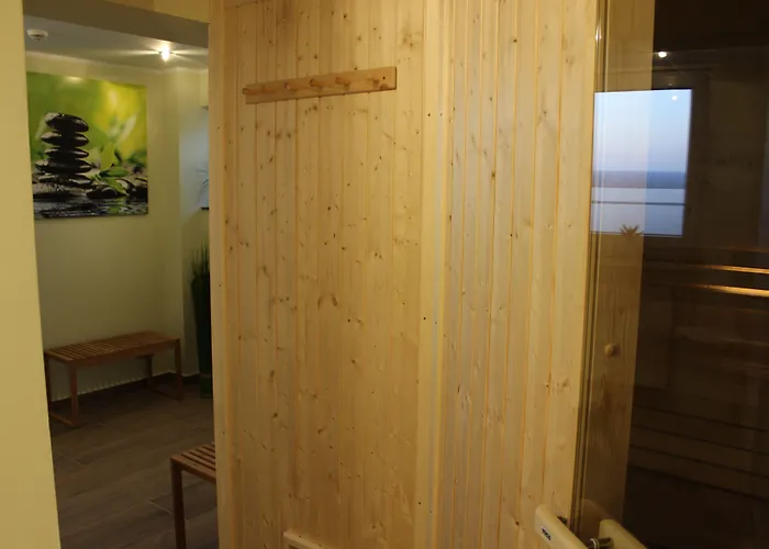 Plaza Premium Columbus Hotel 4*