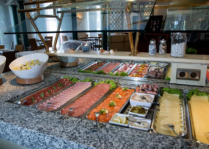 Plaza Premium Columbus 4*