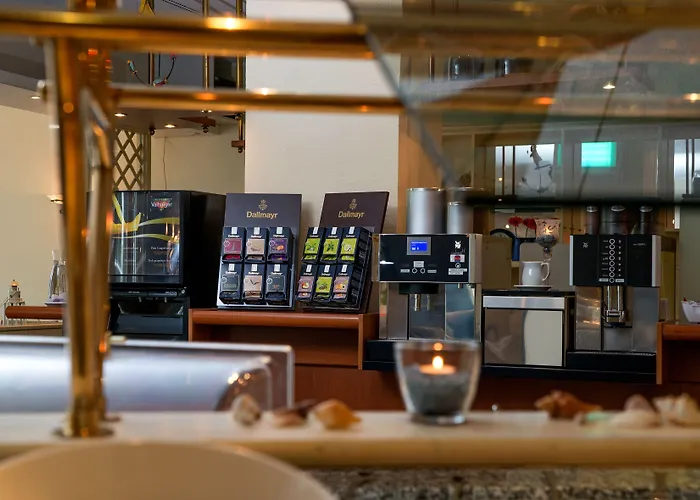 Plaza Premium Columbus Hotel 4*