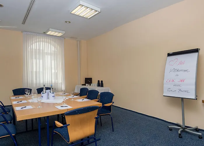 Plaza Premium Columbus