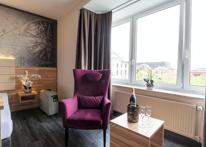 Plaza Premium Columbus Hotel 4*